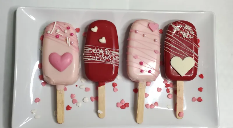cake pops personalizados en Bogotá decorados para eventos y cumpleaños