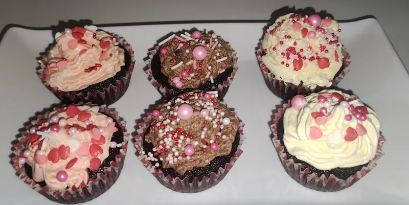 cupcakes y muffins personalizados en Bogotá decorados con crema y detalles únicos